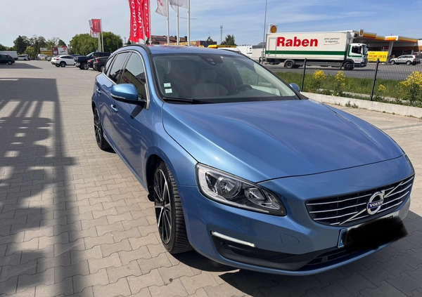 Volvo V60 cena 52900 przebieg: 194402, rok produkcji 2016 z Ciechanów małe 704